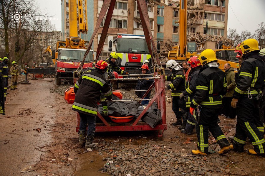 Тіла ще трьох загиблих дістали з-під завалів будинку в Тернополі