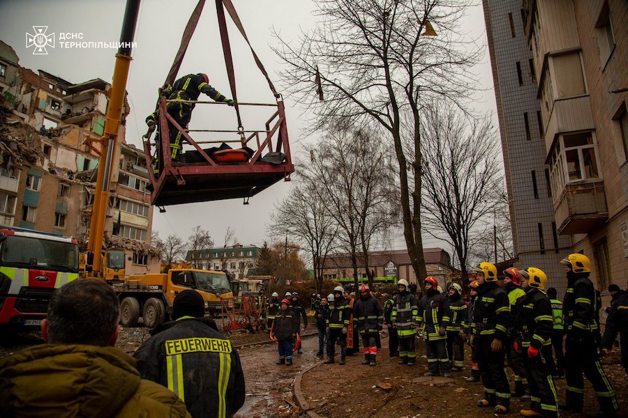Тіла ще трьох загиблих дістали з-під завалів будинку в Тернополі