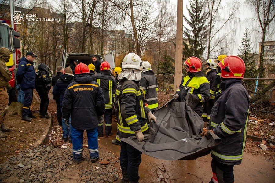 Тіла ще трьох загиблих дістали з-під завалів будинку в Тернополі