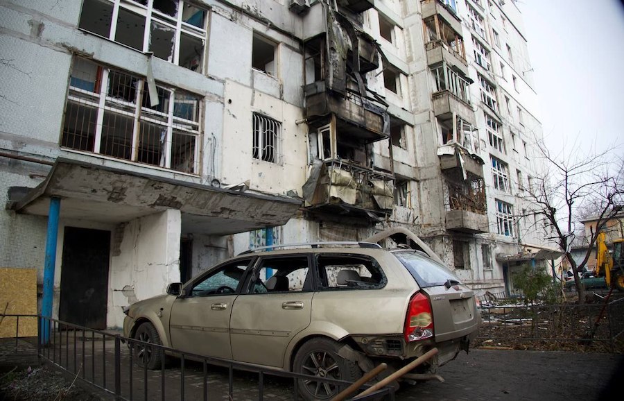 У Дніпрі безпілотники атакували багатоповерхівку та приватний будинок. Постраждали 15 осіб, серед них дитина