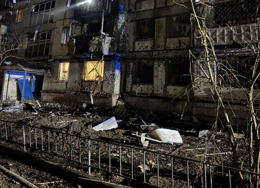 У Дніпрі безпілотники атакували багатоповерхівку та приватний будинок. Постраждали 15 осіб, серед них дитина