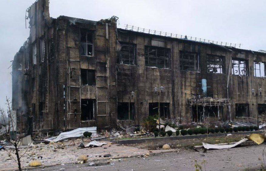 Росіяни зруйнували спорткомплекс у Добропіллі та пошкодили житлові будинки