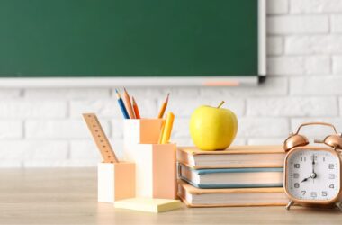 У Чернівцях вчителька назвала “скотиною” учня, який попросив вести урок українською мовою