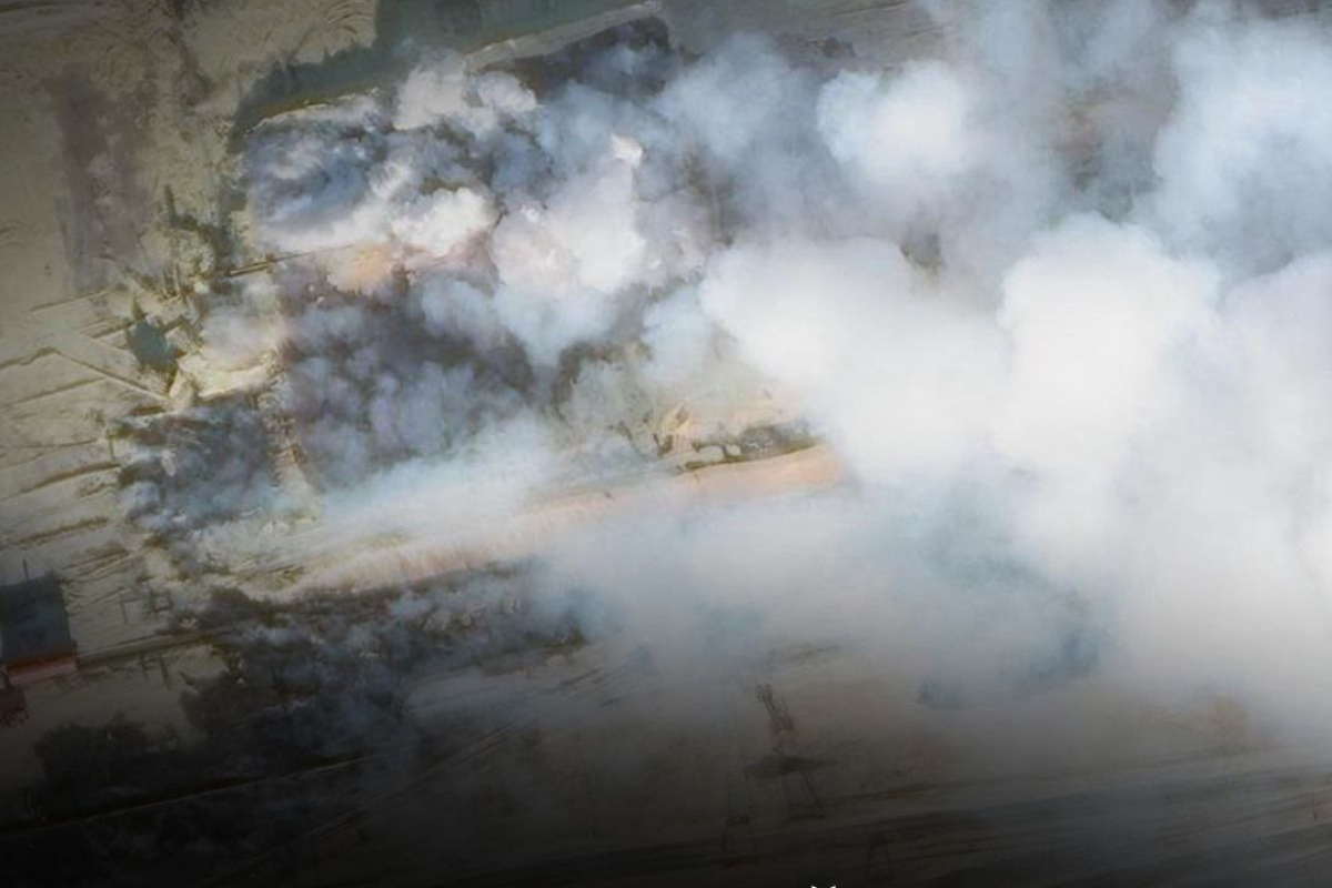 Сили оборони України завдали удару по газопереробному підприємству в Росії, внаслідок чого спалахнула велика пожежа