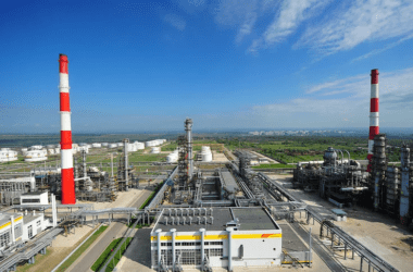 Сизранський НПЗ призупинив роботу через недавню атаку українських дронів