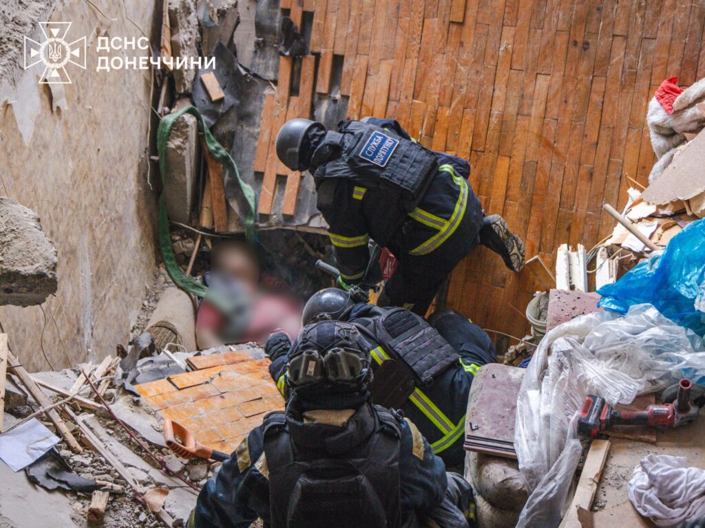 У Краматорську завершили аварійно-рятувальні роботи на місці удару по дев’ятиповерховому будинку: фото