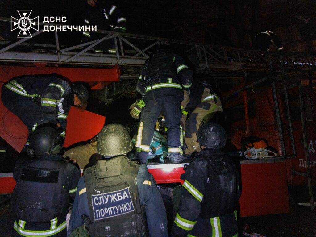 У Краматорську завершили аварійно-рятувальні роботи на місці удару по дев’ятиповерховому будинку: фото