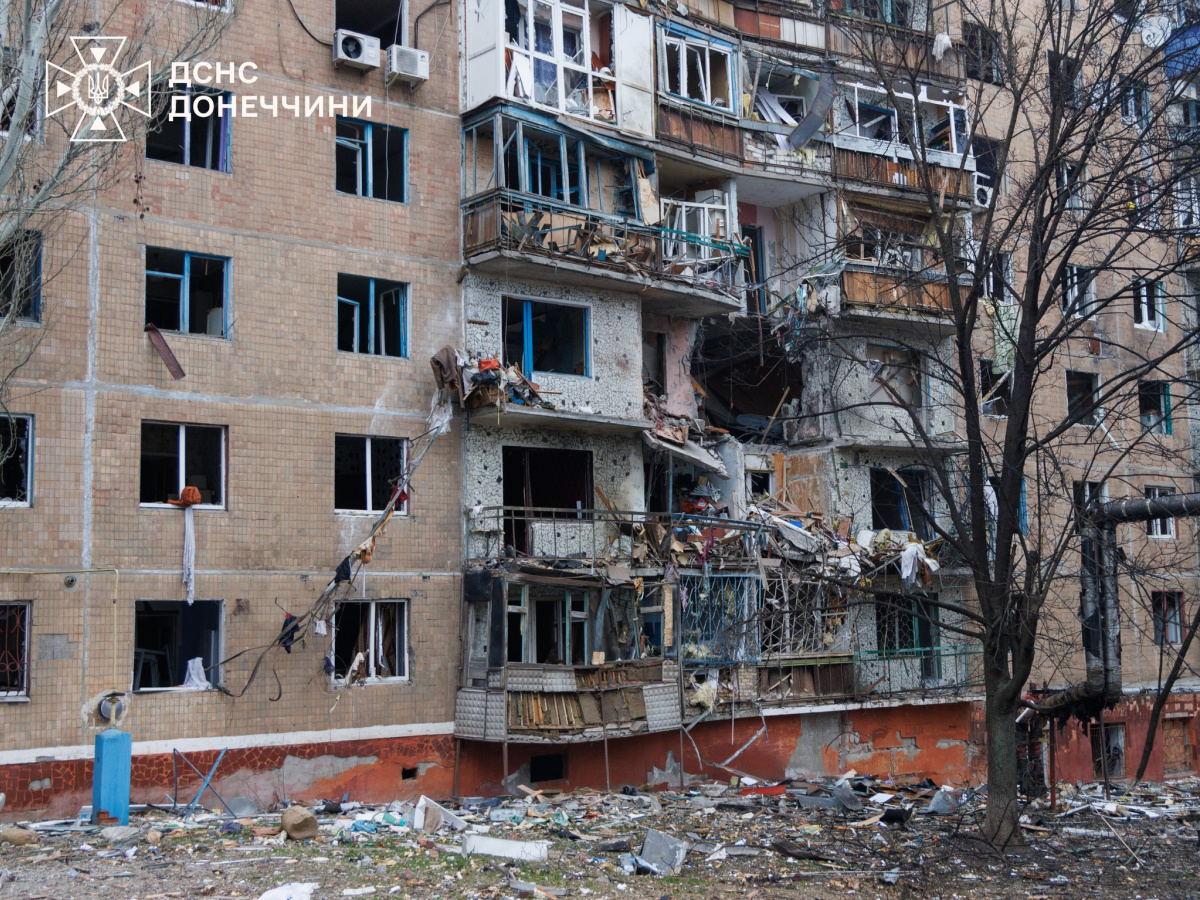 У Краматорську завершили аварійно-рятувальні роботи на місці удару по дев’ятиповерховому будинку: фото