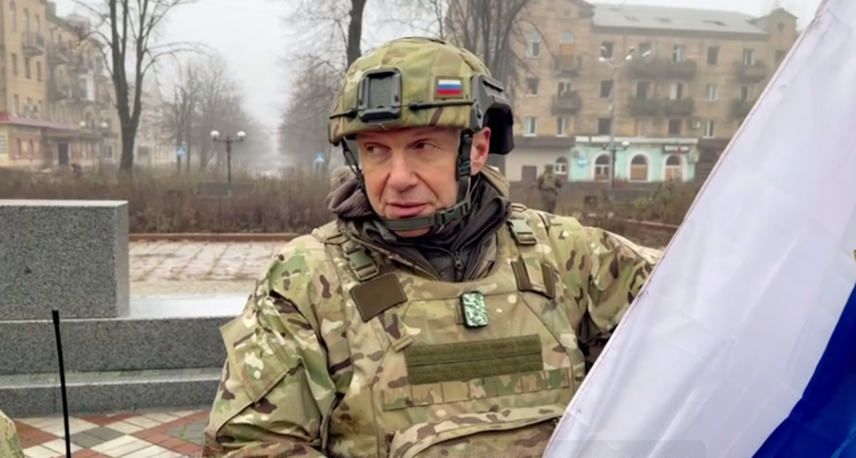 Російський пропагандист Соловйов повідомив, що встановив триколор у центрі Покровська: відео