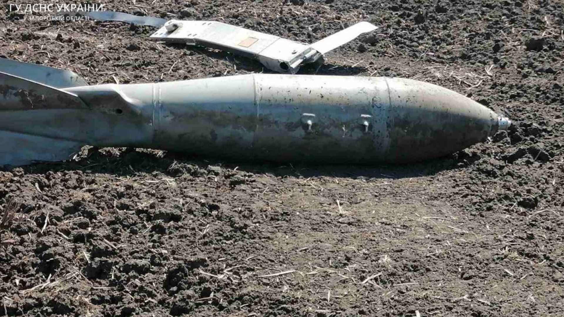 Російська бомба впала у двір житлового будинку в Макіївці