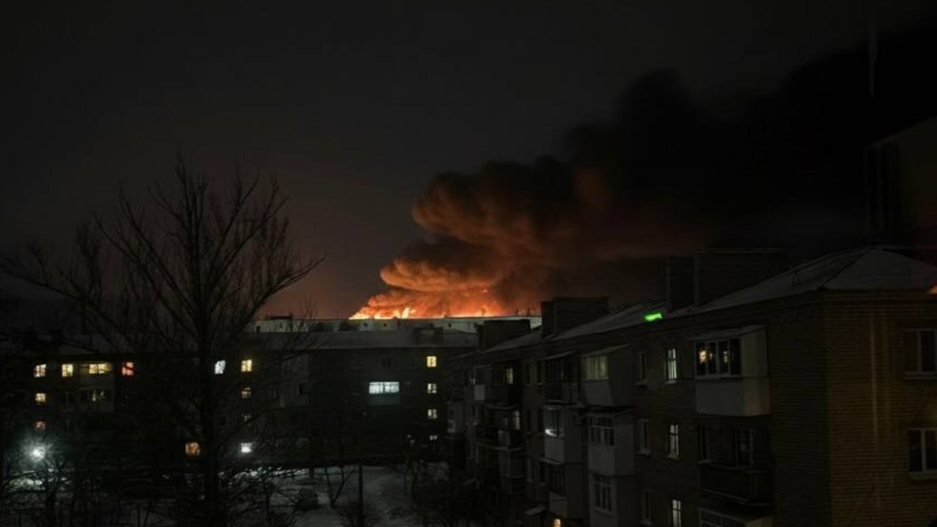 В окупованих Ровеньках дрони атакували нафтобазу