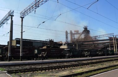 У тимчасово окупованому Алчевську ймовірно вразили Алчевський металургійний комбінат — оприлюднено відео атаки БПЛА