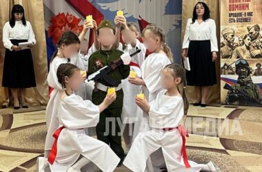 В окупованому Хрустальному дошкільнят змусили танцювати перед “учасниками СВО”