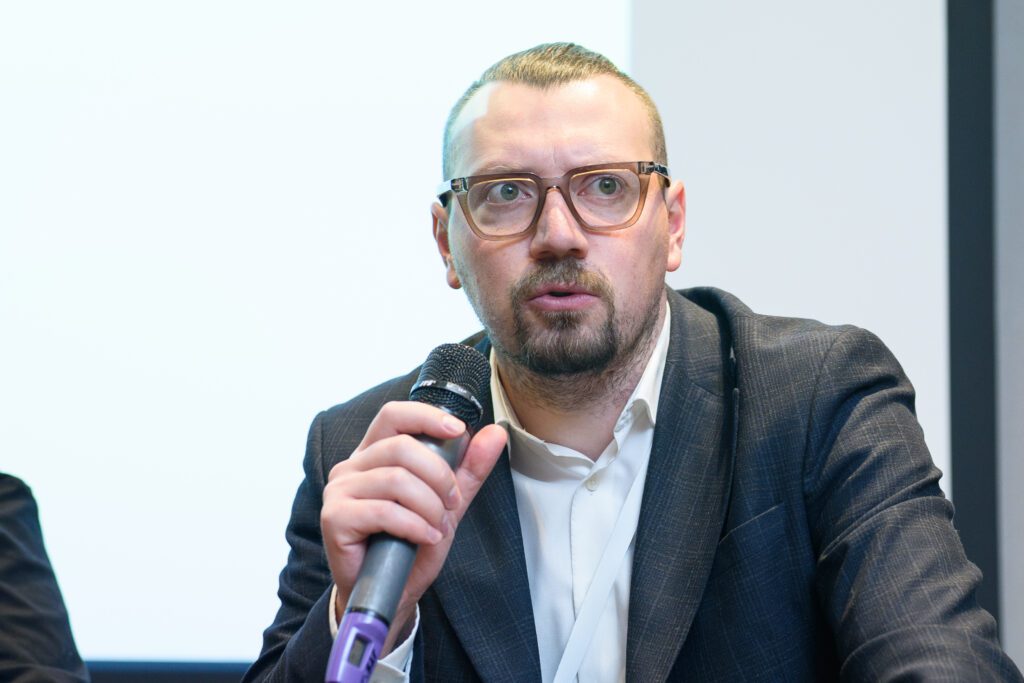 Що робити з “регіоном-привидом”: як живе релокована Луганщина і чи є шанси на відновлення