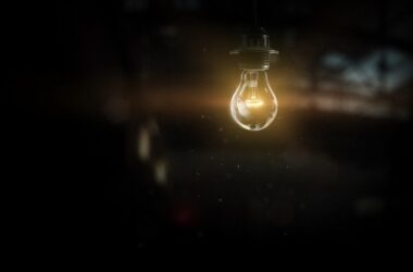 На Донеччині понад 400 тисяч споживачів залишились без світла внаслідок обстрілів