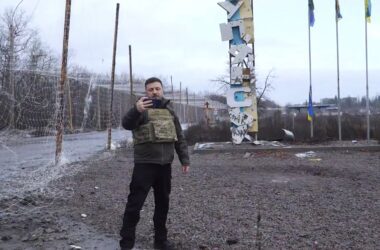 Зеленський зʼїздив у Куп’янськ після успішної контратаки ЗСУ на околицях міста