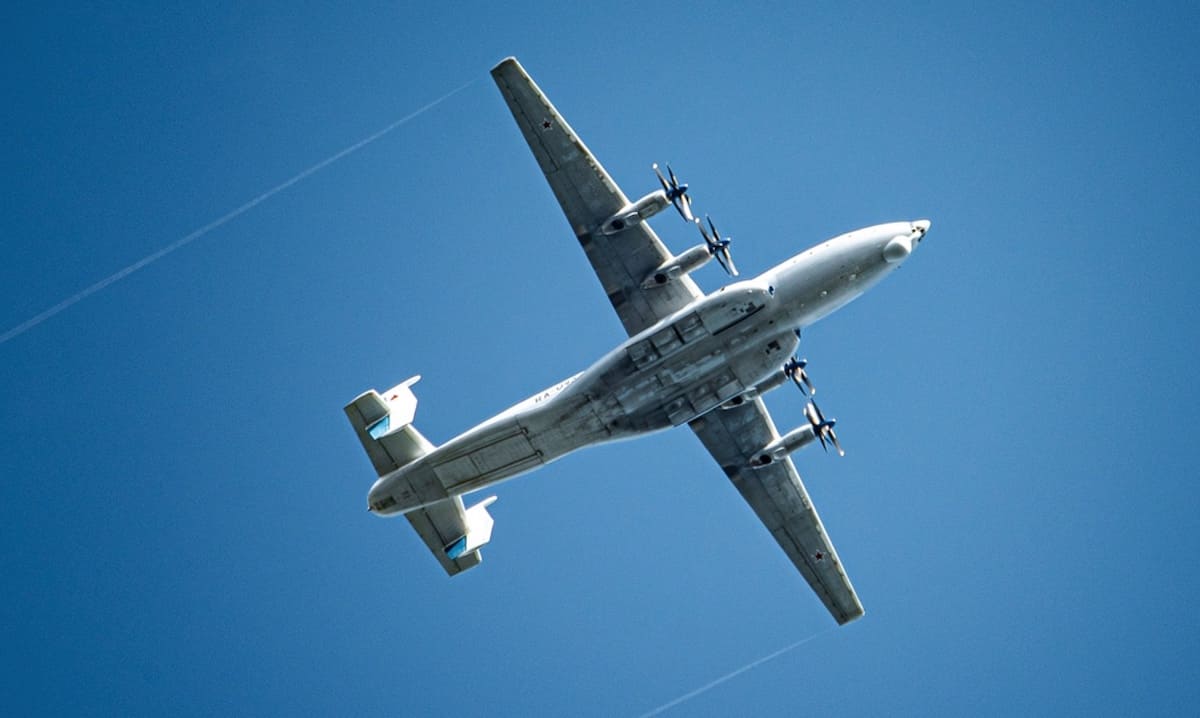 У Росії транспортний літак Ан-22 впав у водосховище. Попередньо, він належав Міноборони РФ