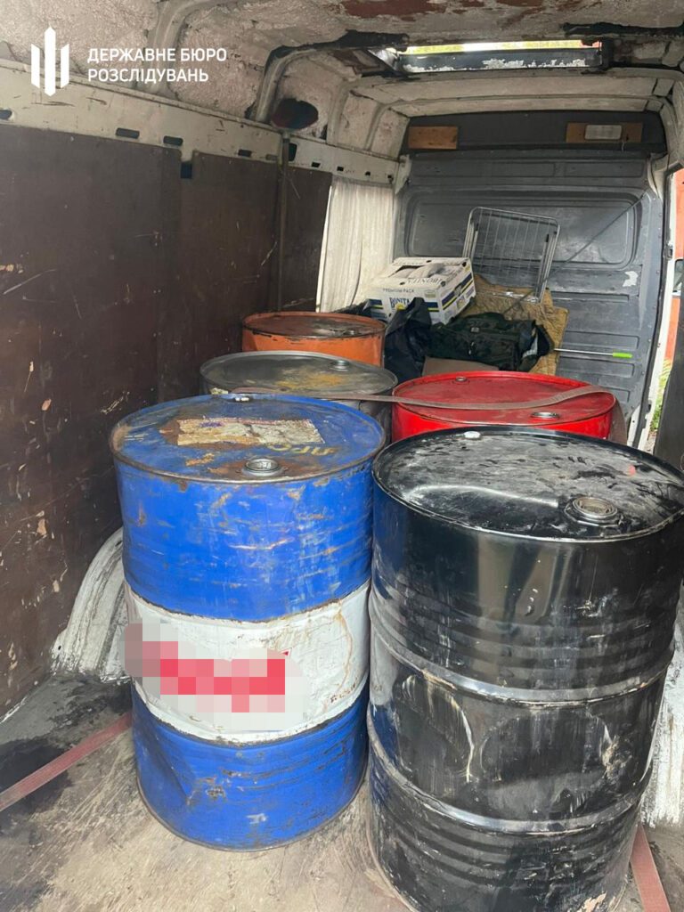 На Донеччині командир та його підлеглий викрали понад 17 тонн пального з власного підрозділу