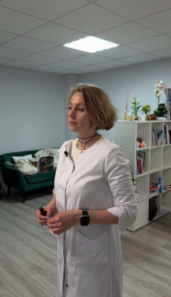 “Якось під час чергування до мене прийшов Ісус”: як лікує пацієнтів неврологиня з Луганська