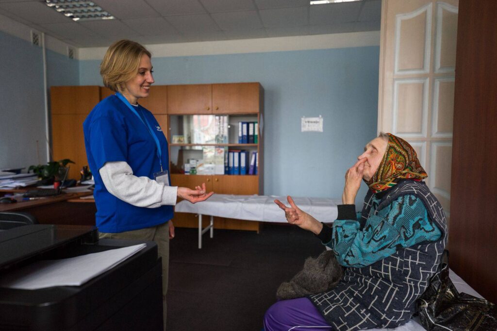 “Якось під час чергування до мене прийшов Ісус”: як лікує пацієнтів неврологиня з Луганська