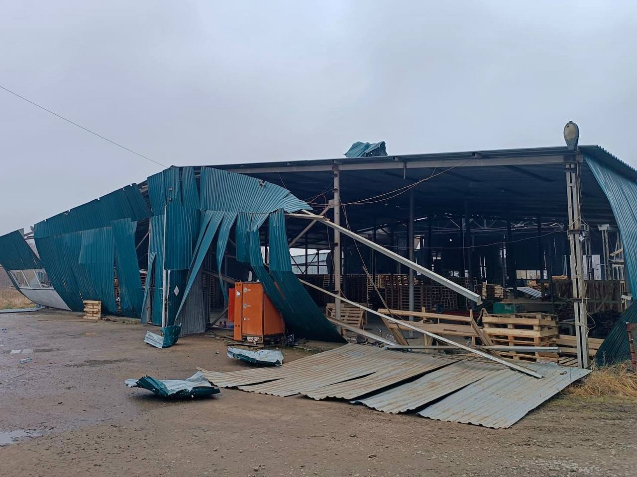 На Чернігівщині внаслідок ворожої атаки поранені двоє людей: фото