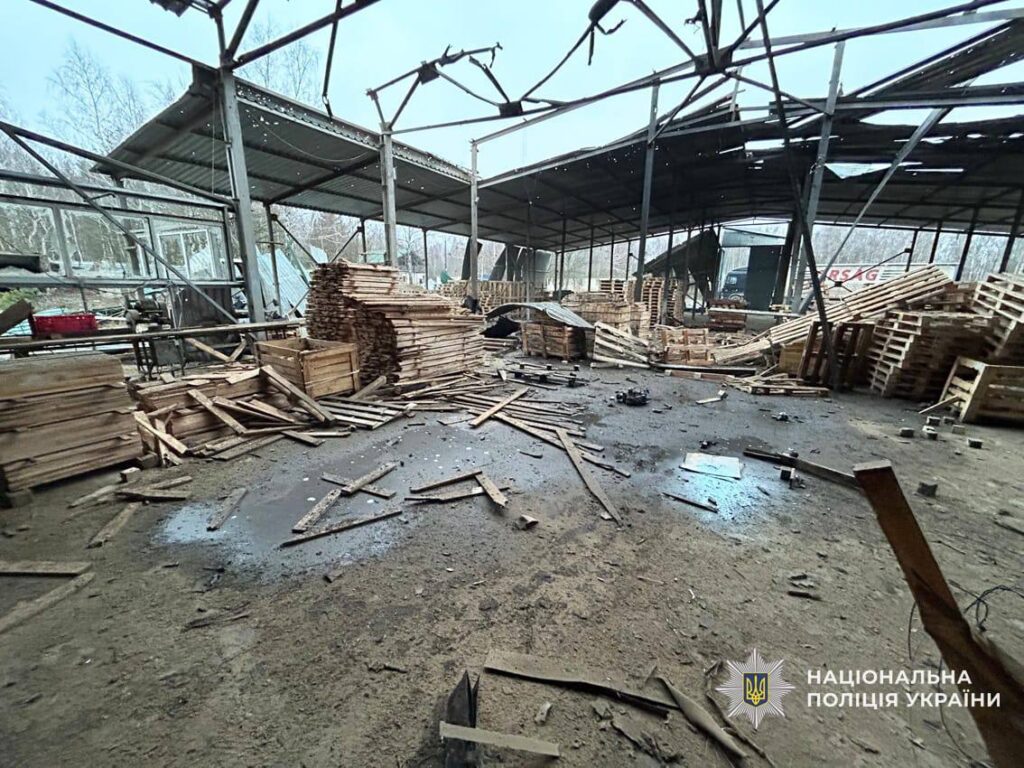 На Чернігівщині внаслідок ворожої атаки поранені двоє людей: фото