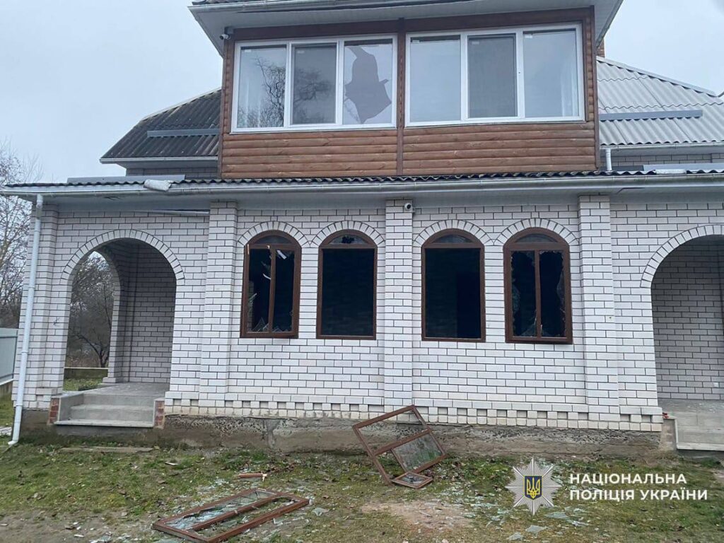 На Чернігівщині внаслідок ворожої атаки поранені двоє людей: фото