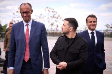 Мерц і Макрон застерегли Зеленського, що США можуть відвернутися від України та Європи