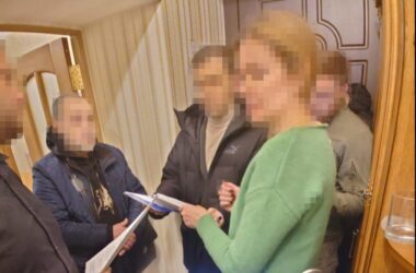 Правоохоронці викрили злочинну групу, яку, ймовірно, очолювала нардепка, яка пропонувала &#8220;приєднати&#8221; неокуповані міста до сусідніх областей