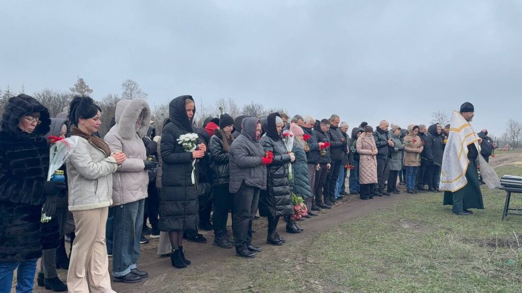 В Ізюмі провели перепоховання останків 449 людей, які померли внаслідок російської окупації: фото