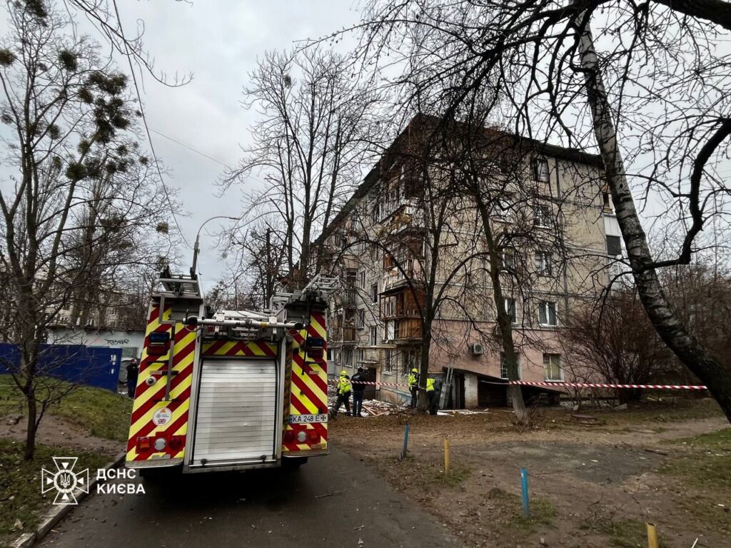 Зеленський розповів про наслідки масованої повітряної атаки по Україні: “Росія випустила понад 650 дронів та ракет”