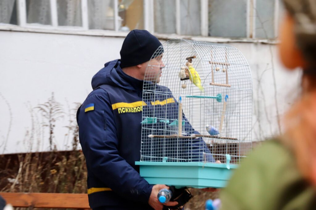 Окупанти вдарили по багатоповерхівці в Чернігові: одна людина загинула, восьмеро поранені