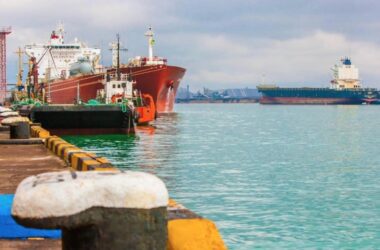 Витік олії стався в порту “Південний” на Одещині через обстріли росіян