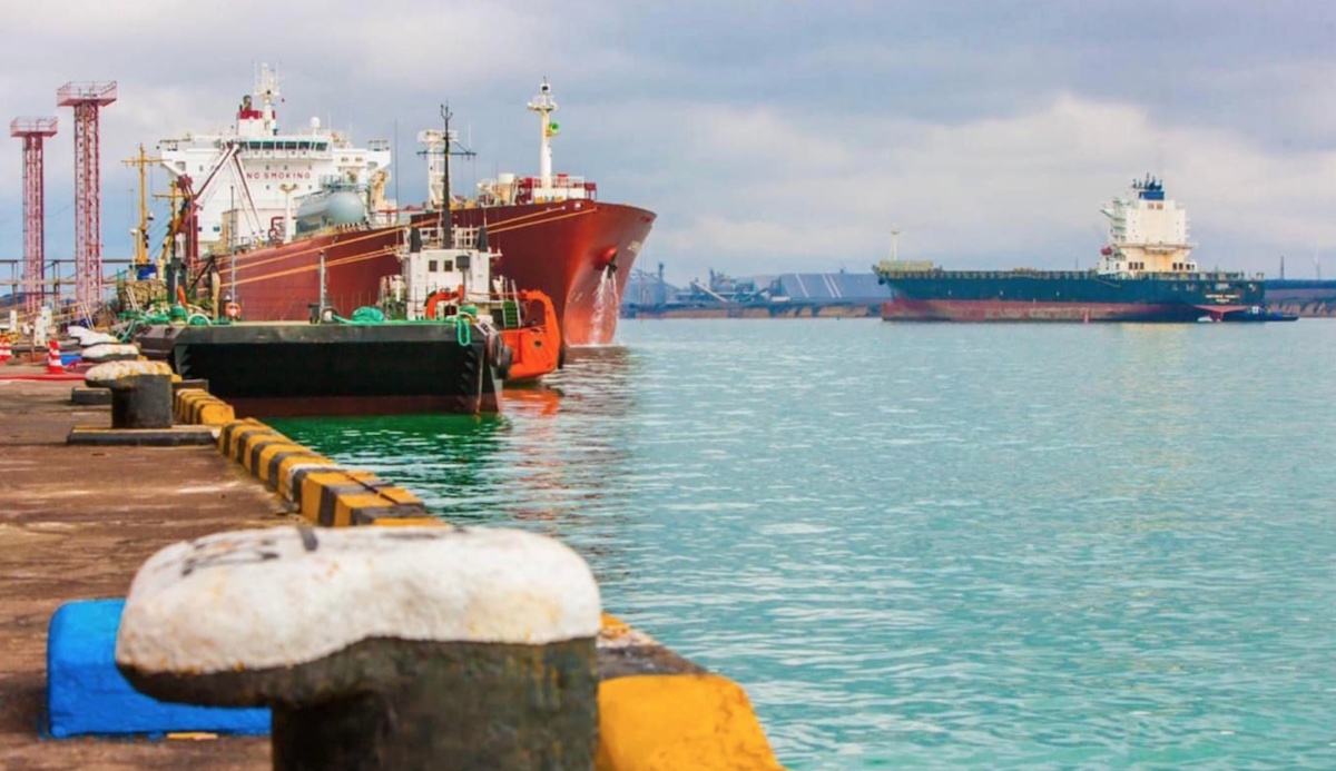 Витік олії стався в порту “Південний” на Одещині через обстріли росіян