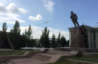 В Сіверськодонецьку “місцеві депутати” хочуть повернути пам’ятники Леніну, але, їм відмовили