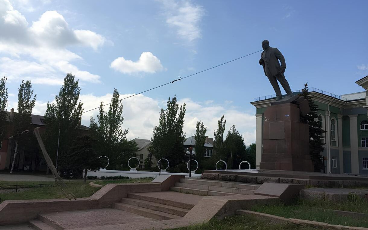 В Сіверськодонецьку “місцеві депутати” хочуть повернути пам’ятники Леніну, але, їм відмовили