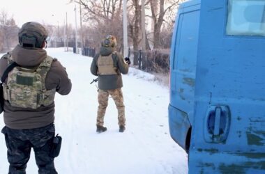 “Білі Янголи” вивезли з Олексієво-Дружківки сім&rsquo;ю з дітьми