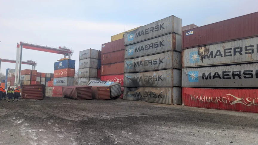 Російські війська атакували причал Чорноморського порту, де знаходилося цивільне судно