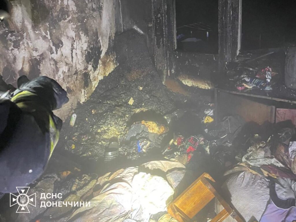 У Краматорську під час пожежі мешканці п&rsquo;ятиповерхівки, зокрема діти, залишилися заблокованими у квартирах