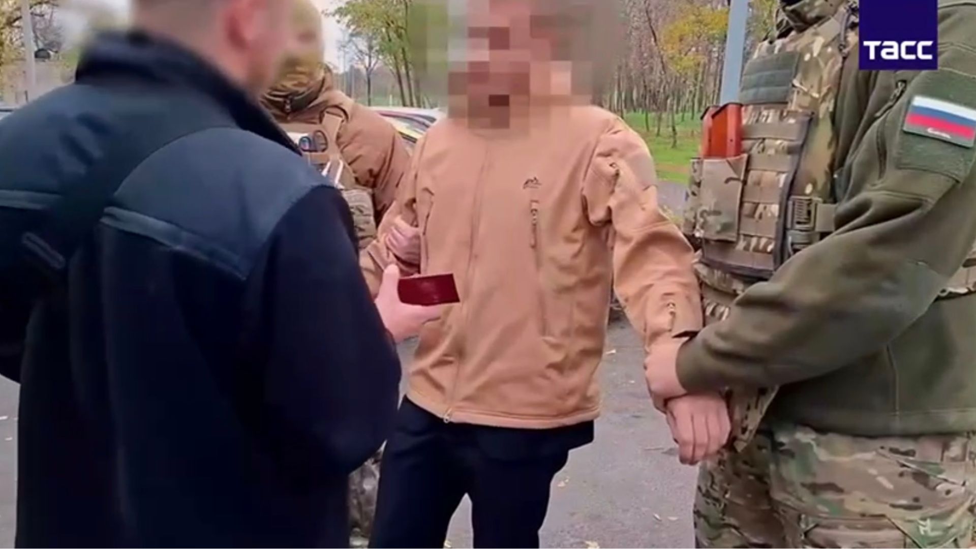 У Маріуполі росіяни затримали 17-річного підлітка та звинувачують його у “шпигунстві”