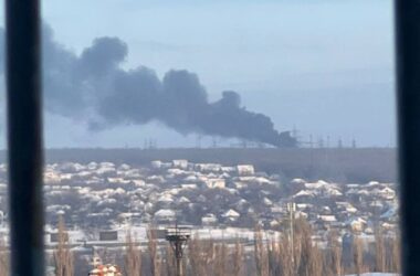В окупованому Луганську горить Камʼянобрідська електропідстанція