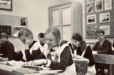 Окупанти пояснили, як в окупованих Луганську та Донецьку школярам почнуть ставити оцінки за поведінку