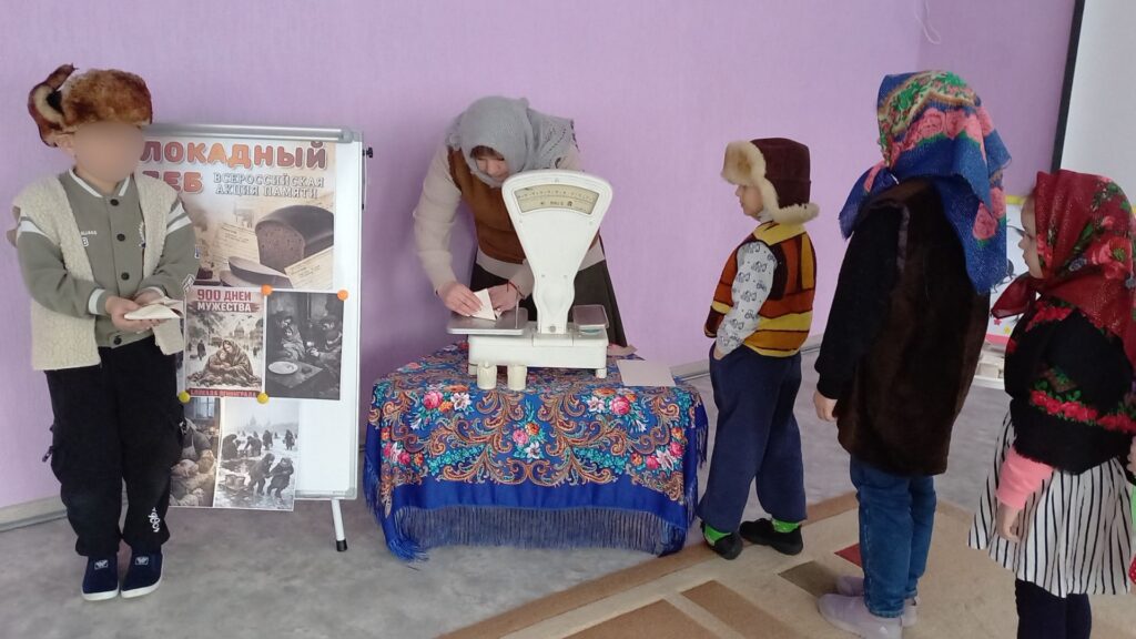 “Блокадобєсіє” в Луганську. Як на окупованій Луганщині інсценують пам’ять про Ленінград