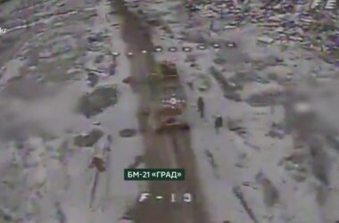 Прикордонники показали кадри знищення танка та ураження “Града” росіян під Костянтинівкою