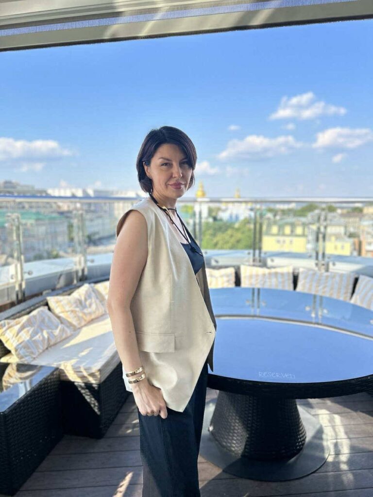 Відкрита до світу: історія донеччанки Інги, яка стала інструкторкою скандинавської ходьби