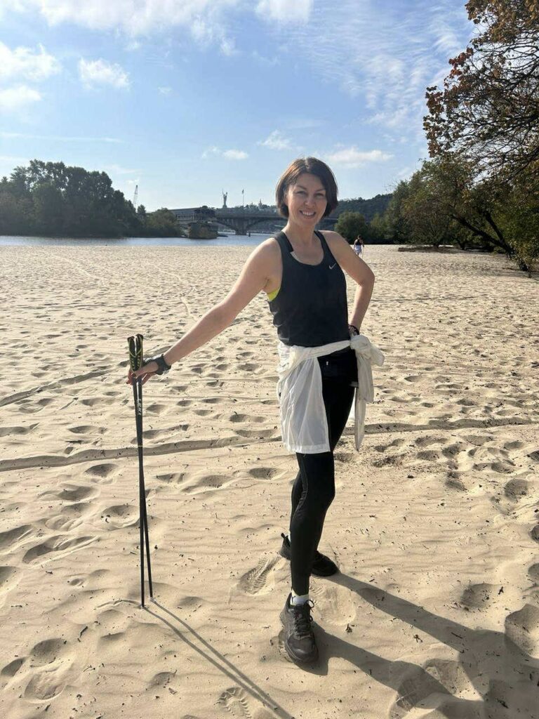 Відкрита до світу: історія донеччанки Інги, яка стала інструкторкою скандинавської ходьби