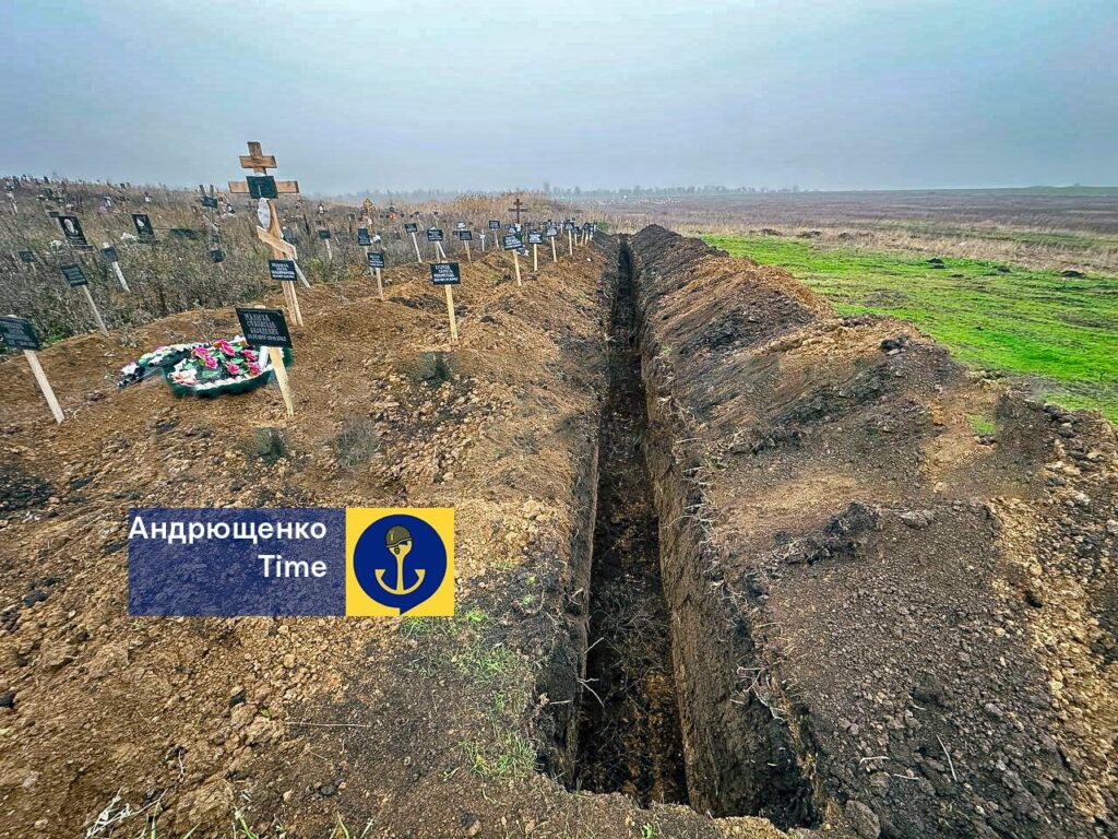 Іпотека на могилах. В окупованому Маріуполі з&rsquo;явилися нові братські могили &mdash; їх перепоховують з місць іпотечної забудови