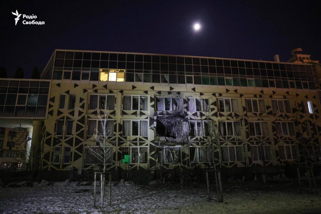 Нічна атака “шахедами”: загиблі в Києві та області, знеструмлення в кількох регіонах