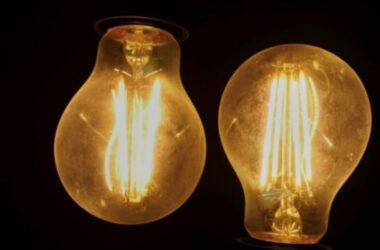 На Харківщині через аварії залишилися без електрики понад 350 тисяч абонентів