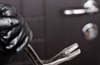 В окупованому Маріуполі почастішали випадки організованих квартирних крадіжок